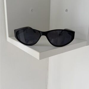 Levi's Sleek Black Sunglasses